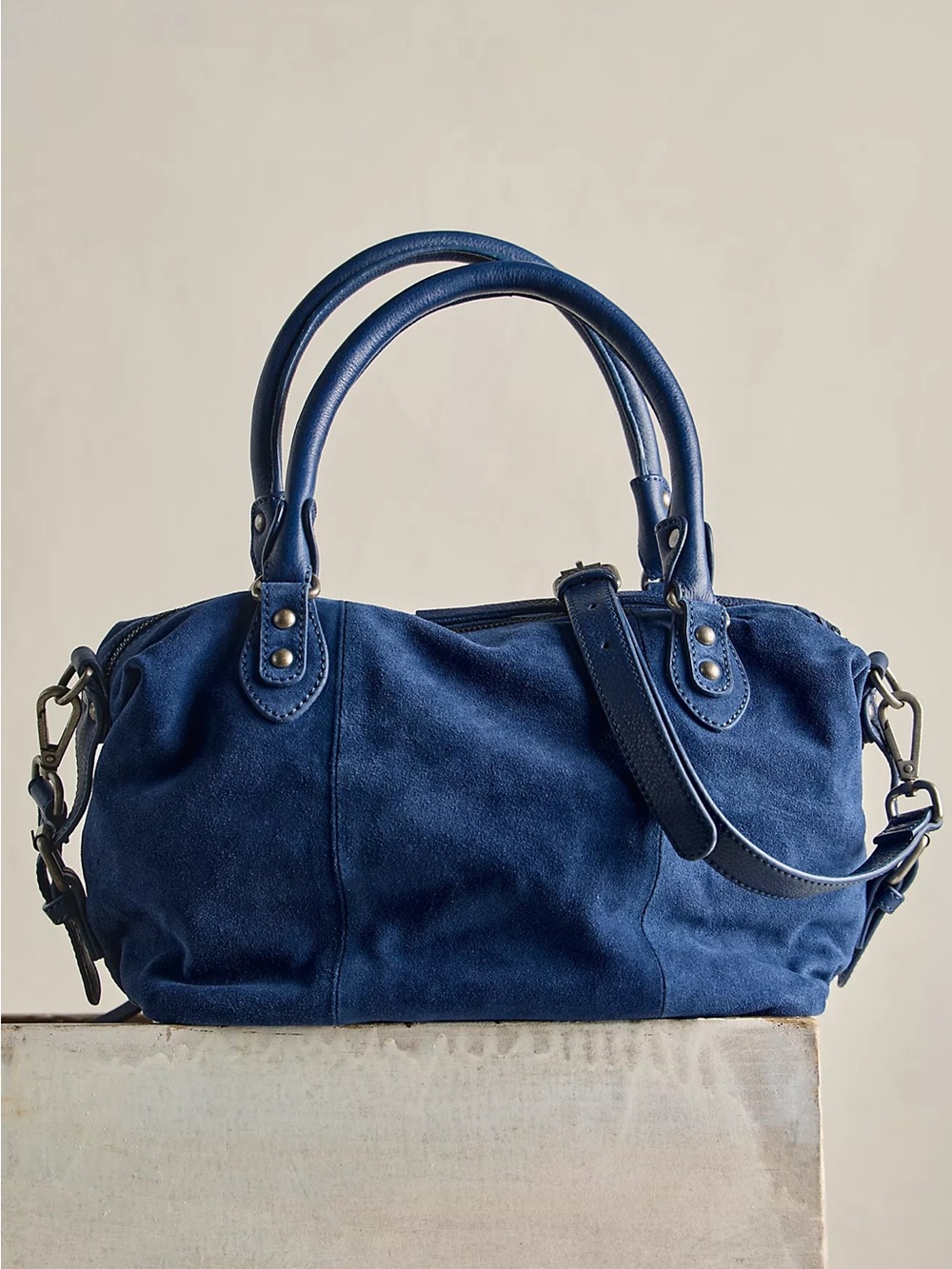 π Free People Baby Emerson Navy Blue Suede Satchel Bag NWT - Picture 2 of 11
